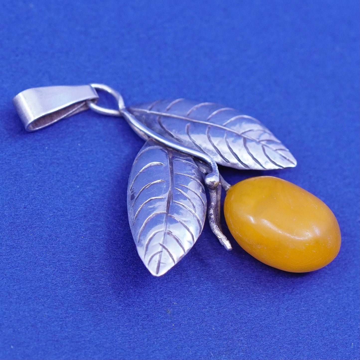 Vintage Sterling 925 silver handmade leaves pendant with amber