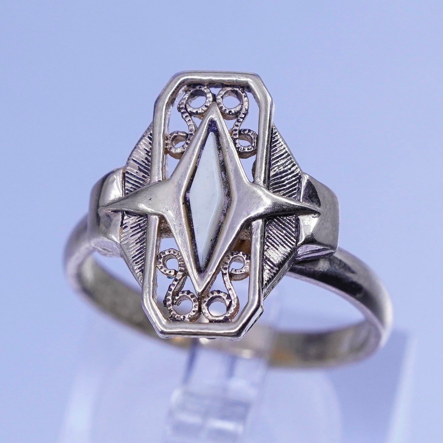 Size adjustable, Sarah Coventry gold tone filigree ring