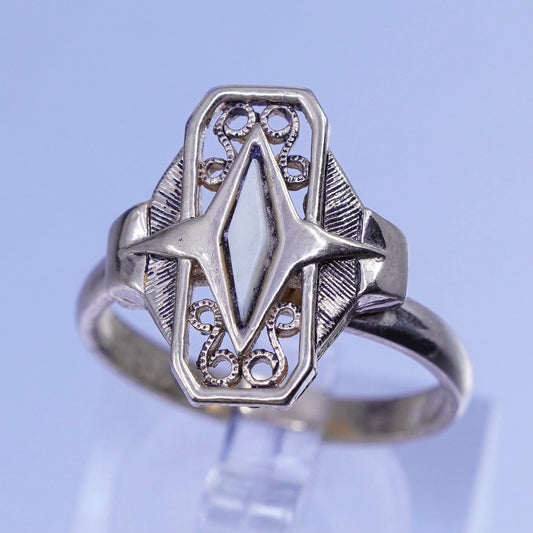Size adjustable, Sarah Coventry gold tone filigree ring