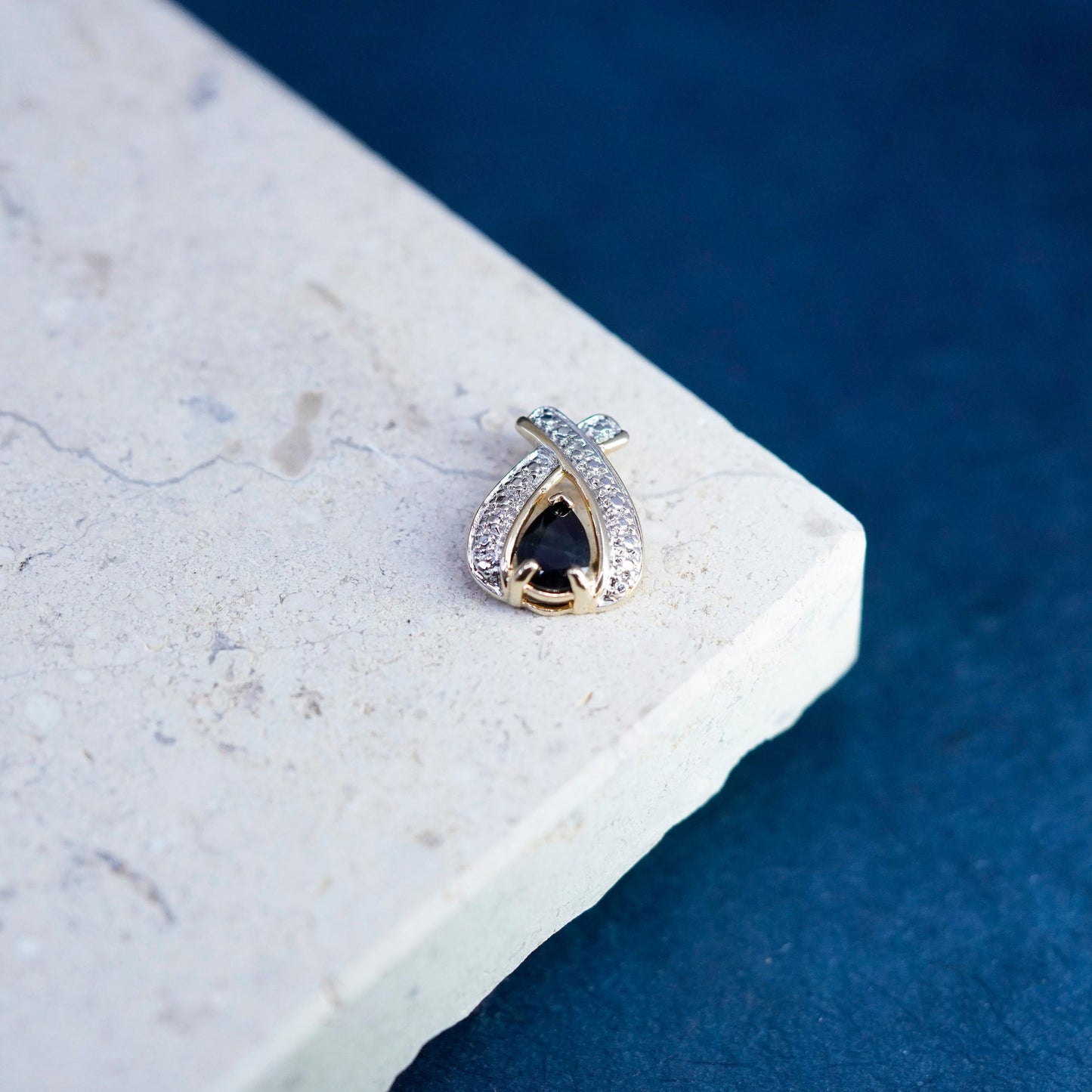 Vintage vermeil gold over Sterling silver pedant, 925 teardrop sapphire diamond