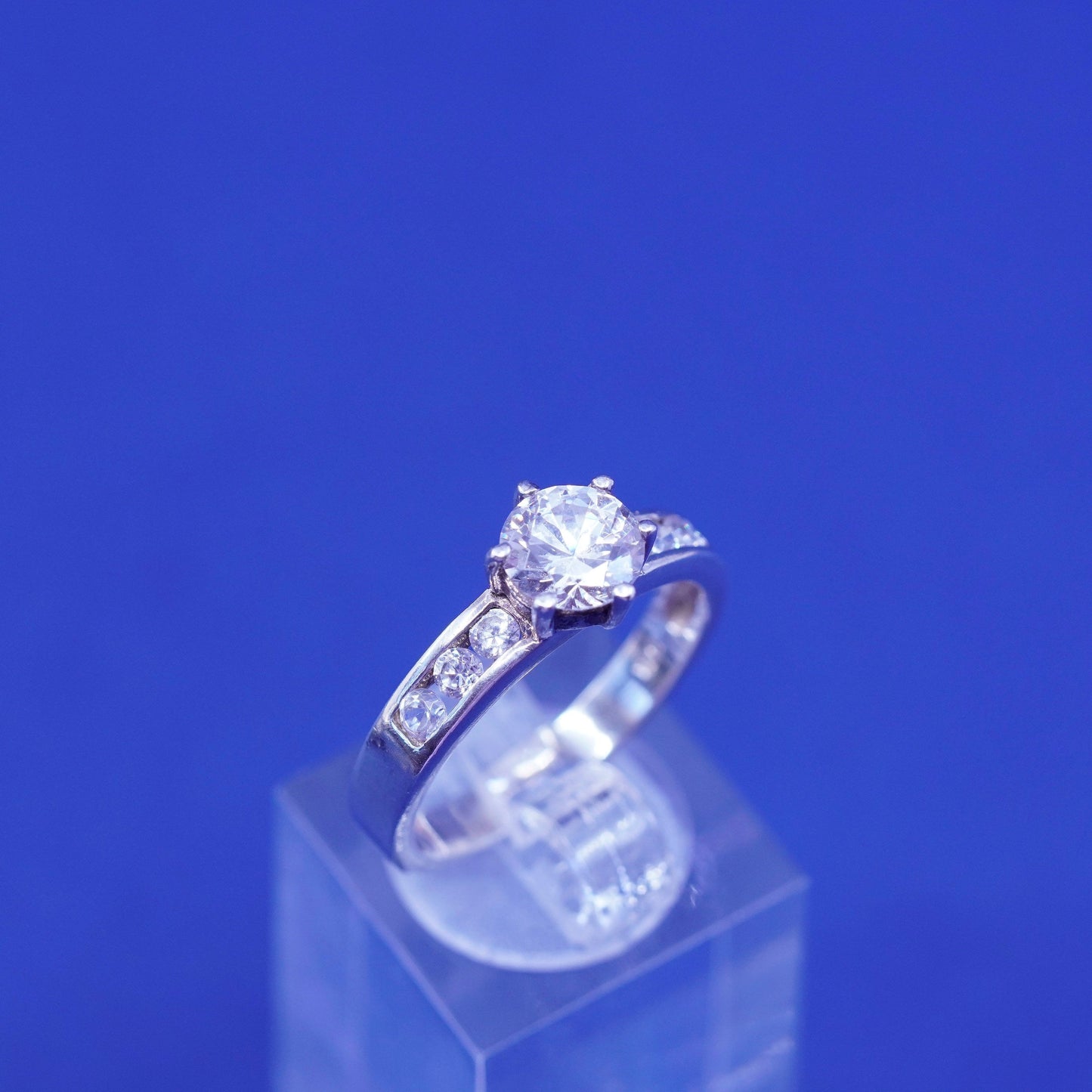 Size 9, vintage Sterling 925 silver engagement ring with clear cz stones