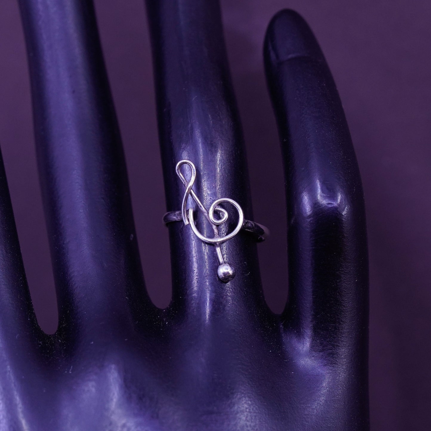 Size 5.5, vintage sterling silver handmade ring. 925 music symbol
