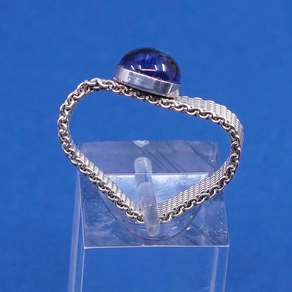 sz 7.75, vtg Sterling silver handmade ring, 925 mesh band w/ blue dragon glass