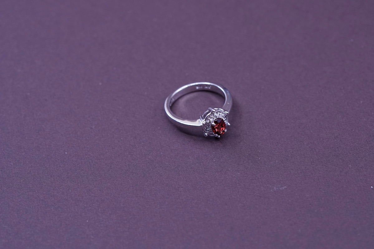 Size 6, vintage Sterling 925 silver ring with oval shaped ruby