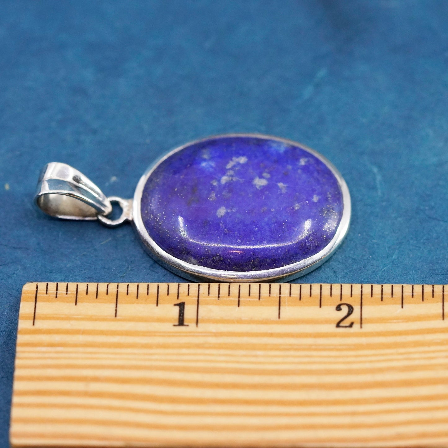 Vintage sterling 925 silver handmade pendant with oval lapis lazuli