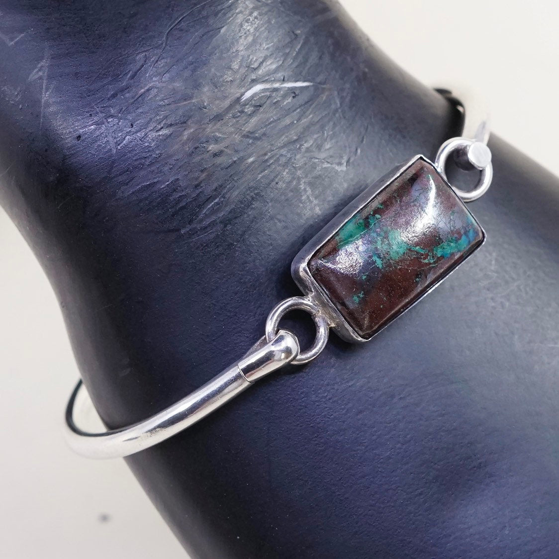 6.5", VTG mexico sterling silver bangle bracelet with turquoise inlay