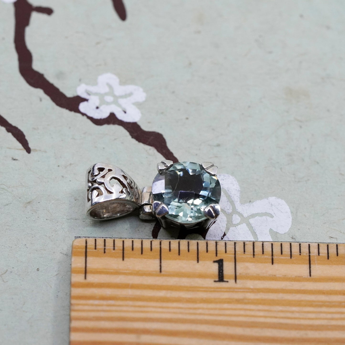 Vintage Sajen Sterling 925 silver handmade pendant with green topaz