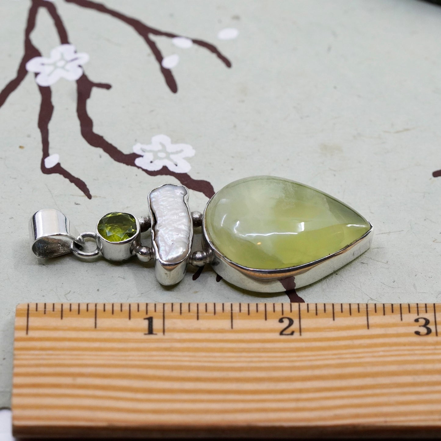 Vintage Sajen Sterling 925 silver pendant with Teardrop jade, peridot and pearl