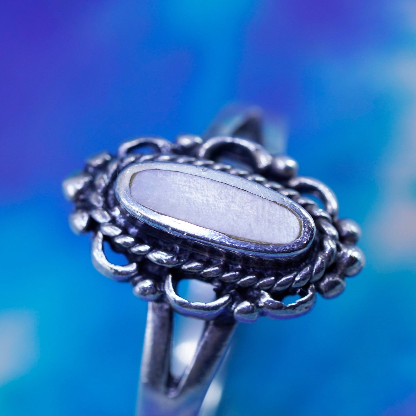Size 7, vintage sterling 925 silver handmade ring with mother of pearl beads