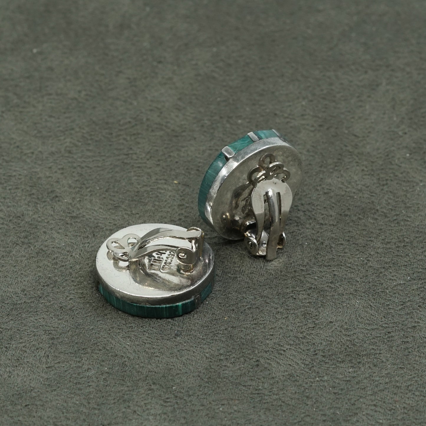 0.75”, vtg Sterling silver handmade clip on w/ malachite, Mexico 925 earrings
