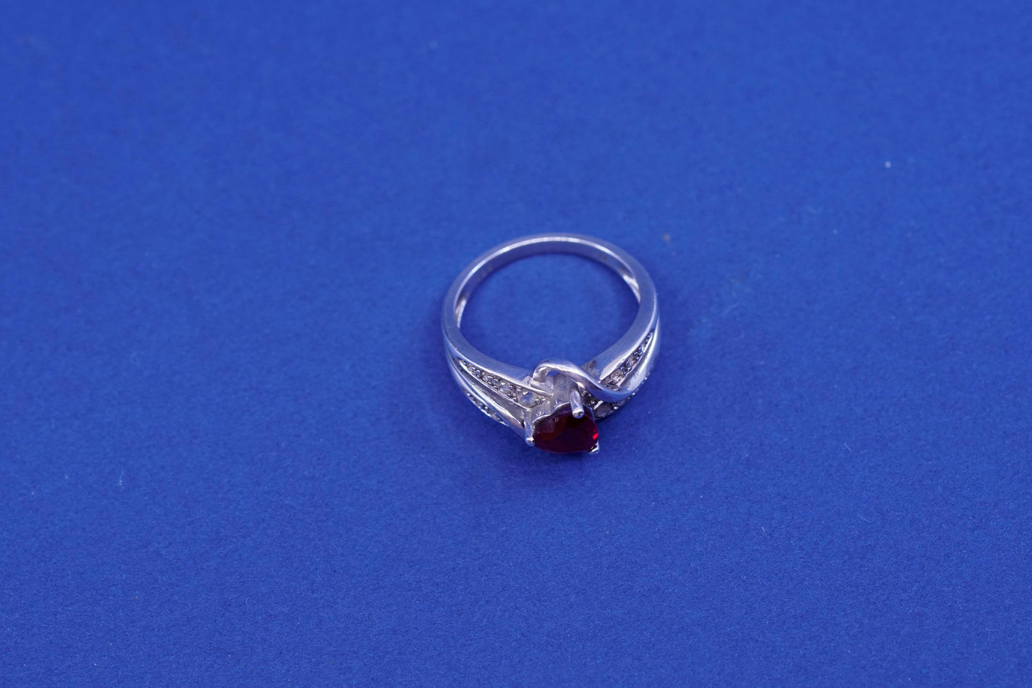 Size 7, vintage Sterling 925 silver handmade ring with heart Ruby and diamond