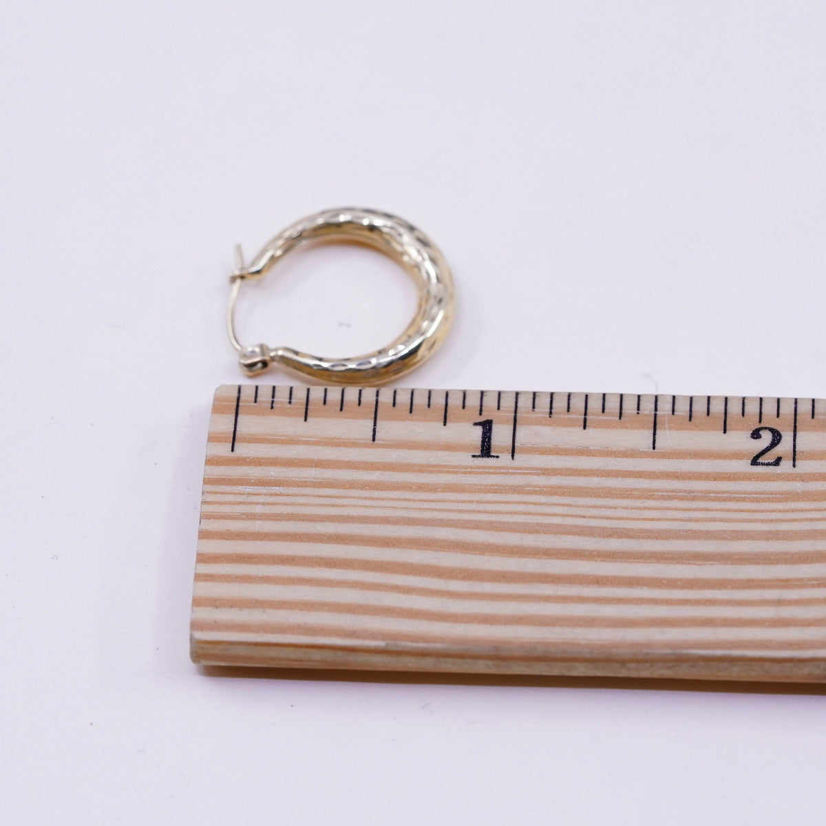 1”, 1.2g, VTG real 14K gold hoops earrings, puffy yellow gold textured huggie