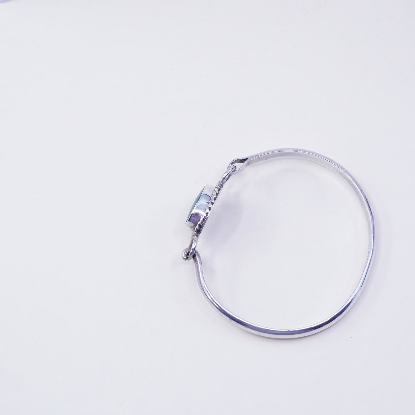 7.25”, Mexico sterling 925 silver latch bangle bracelet w/ malachite and cable