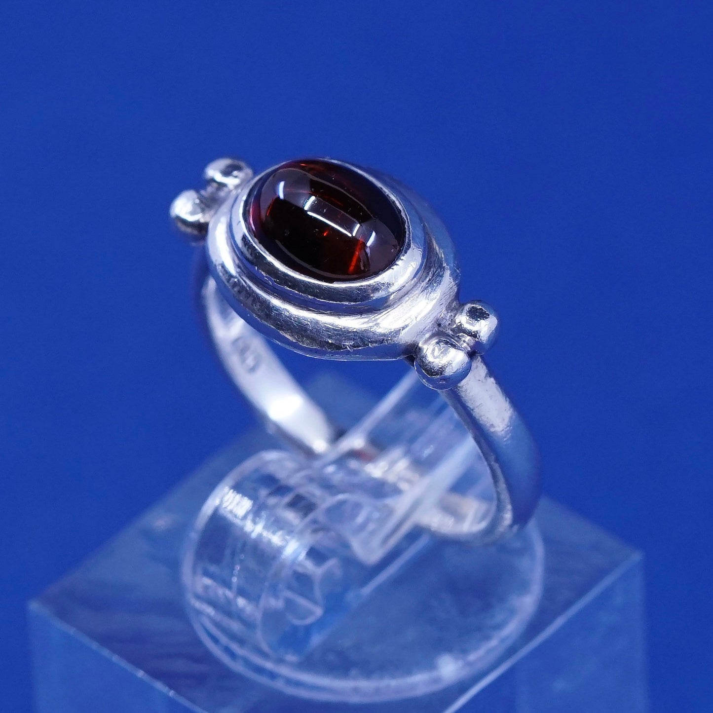 Size 4.5, vintage TMA Sterling 925 silver handmade ring with garnet