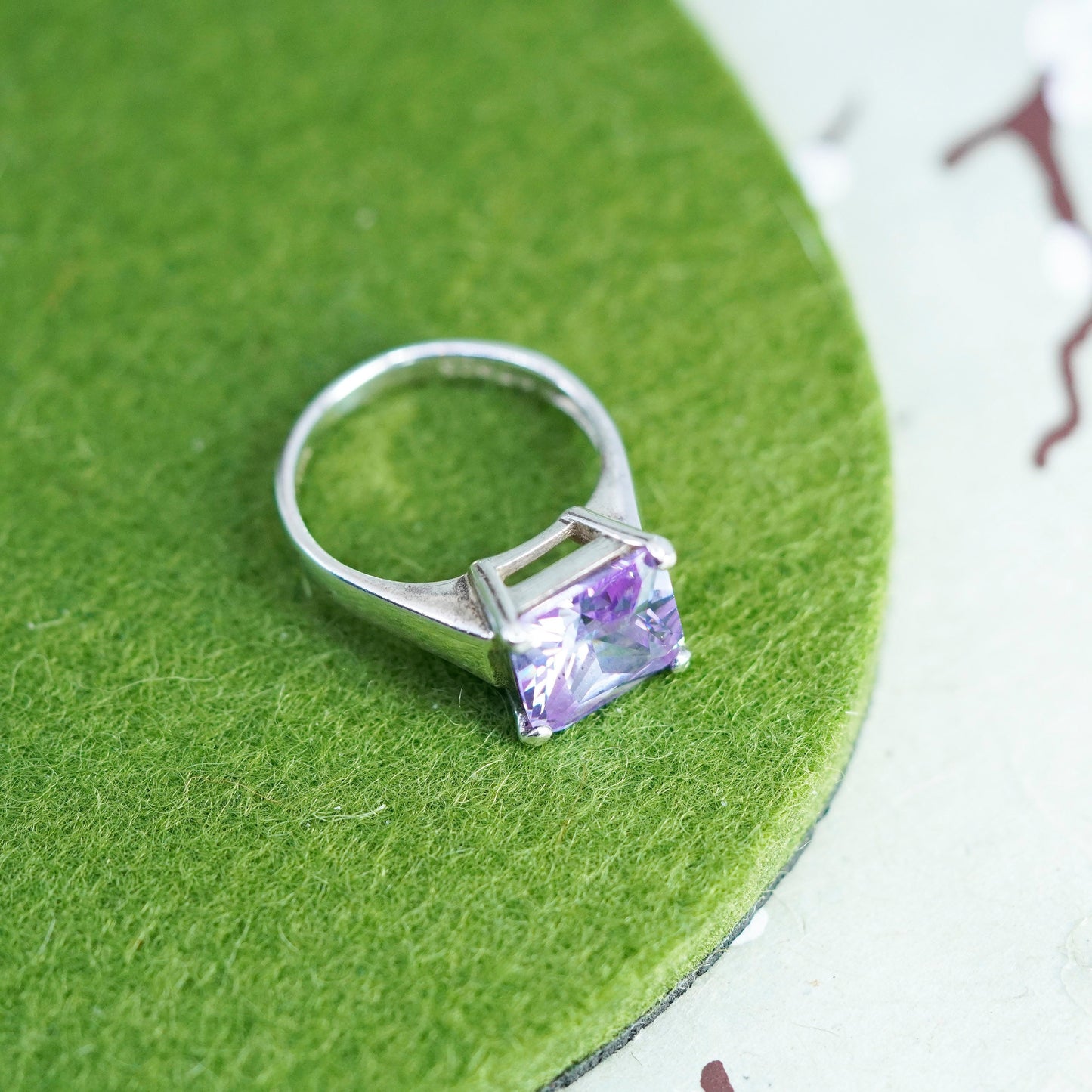 Size 7, vintage Sterling 925 silver handmade ring with amethyst