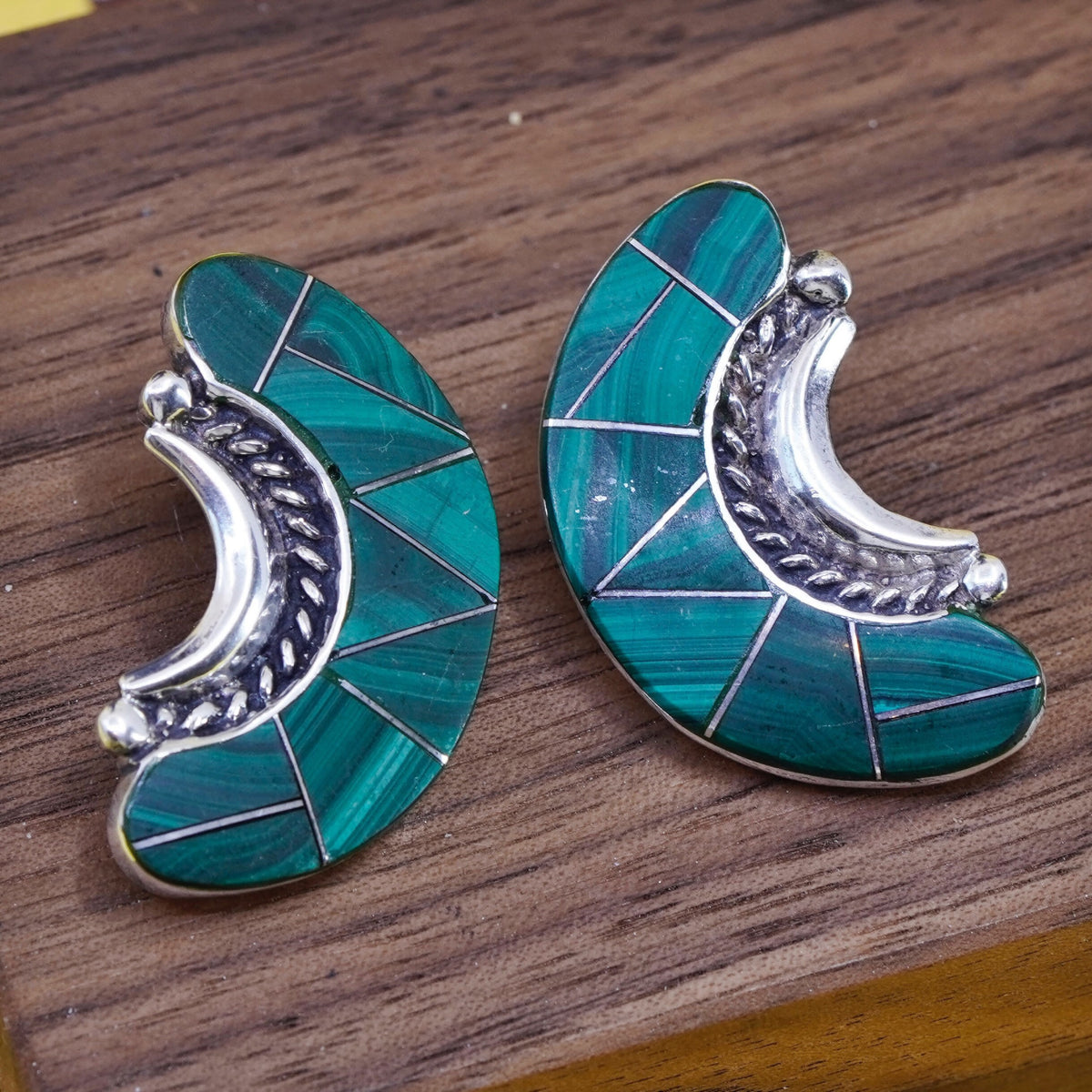 Native Navajo Andrew Johnson Sterling silver earrings, 925 studs malachite