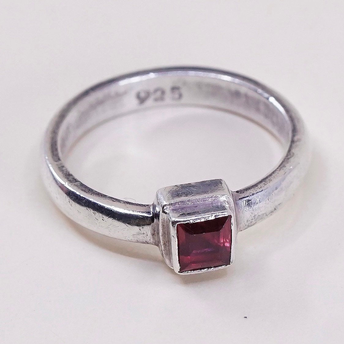 sz 4.5, vtg sterling silver square shaped ring, 925 w/ ruby, stamped 925