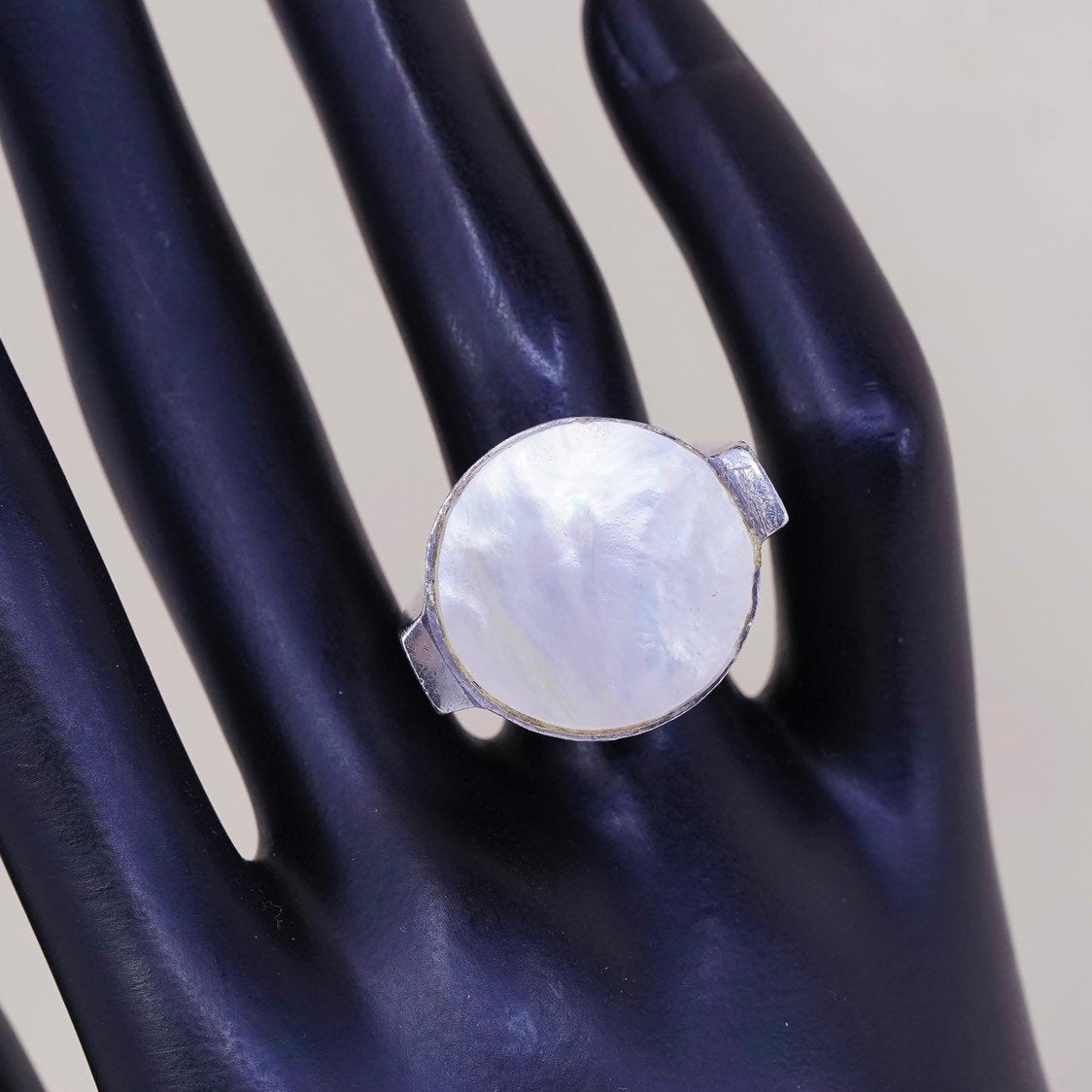 sz 6, vtg sterling 925 silver handmade cocktail ring, w/ MOP inlay, stamped 925