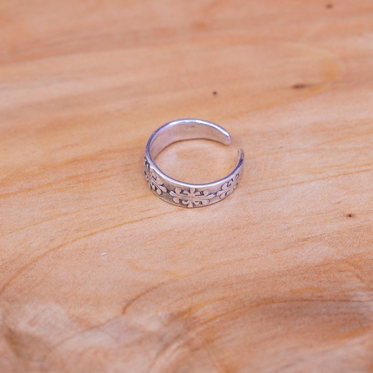sz 4, vtg Sterling silver handmade ring, 925 French fleur-de-lis band, open end