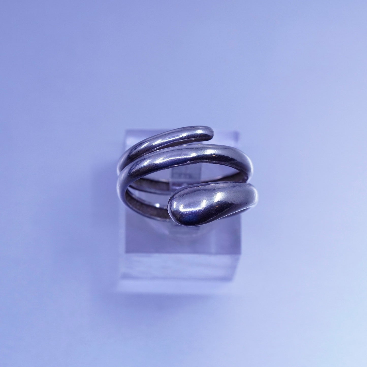 Size 6, vintage southwestern Sterling 925 silver ring, wrap band