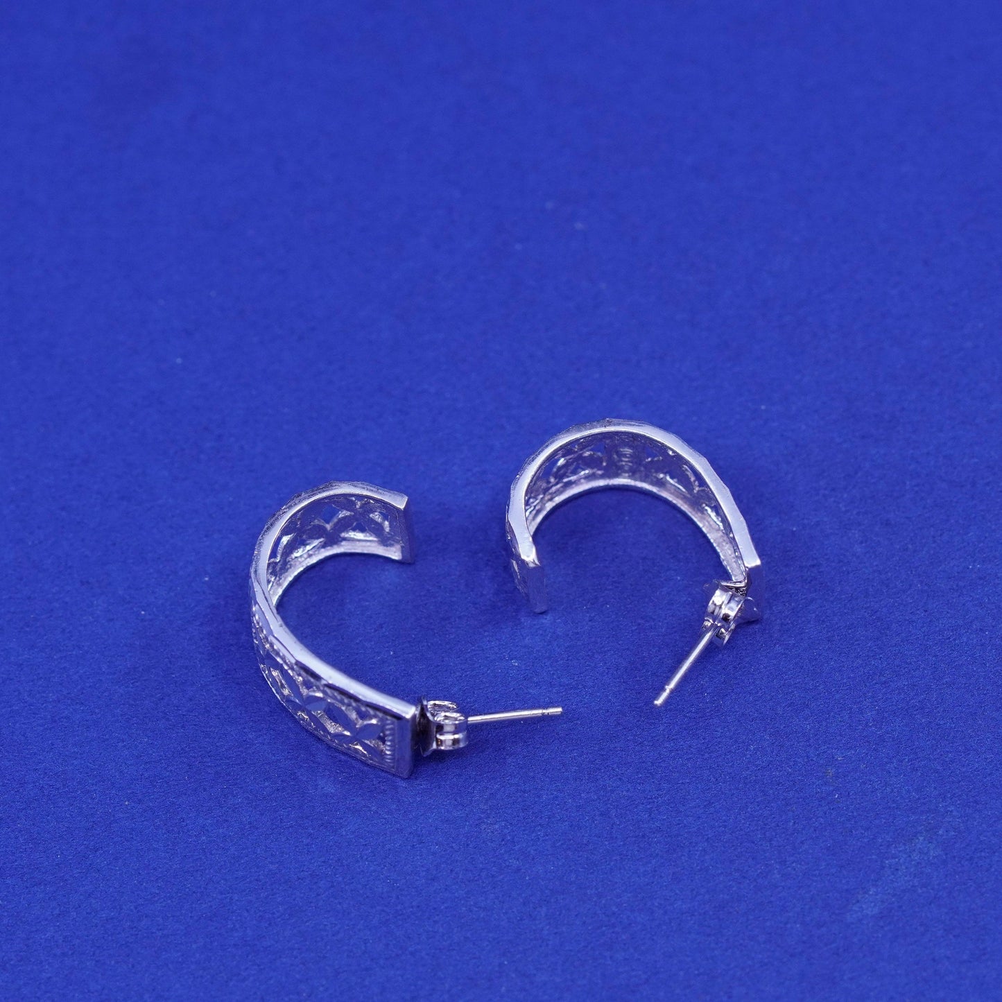 0.75”, vintage Sterling silver handmade earrings, 925 textured hoops, Huggies