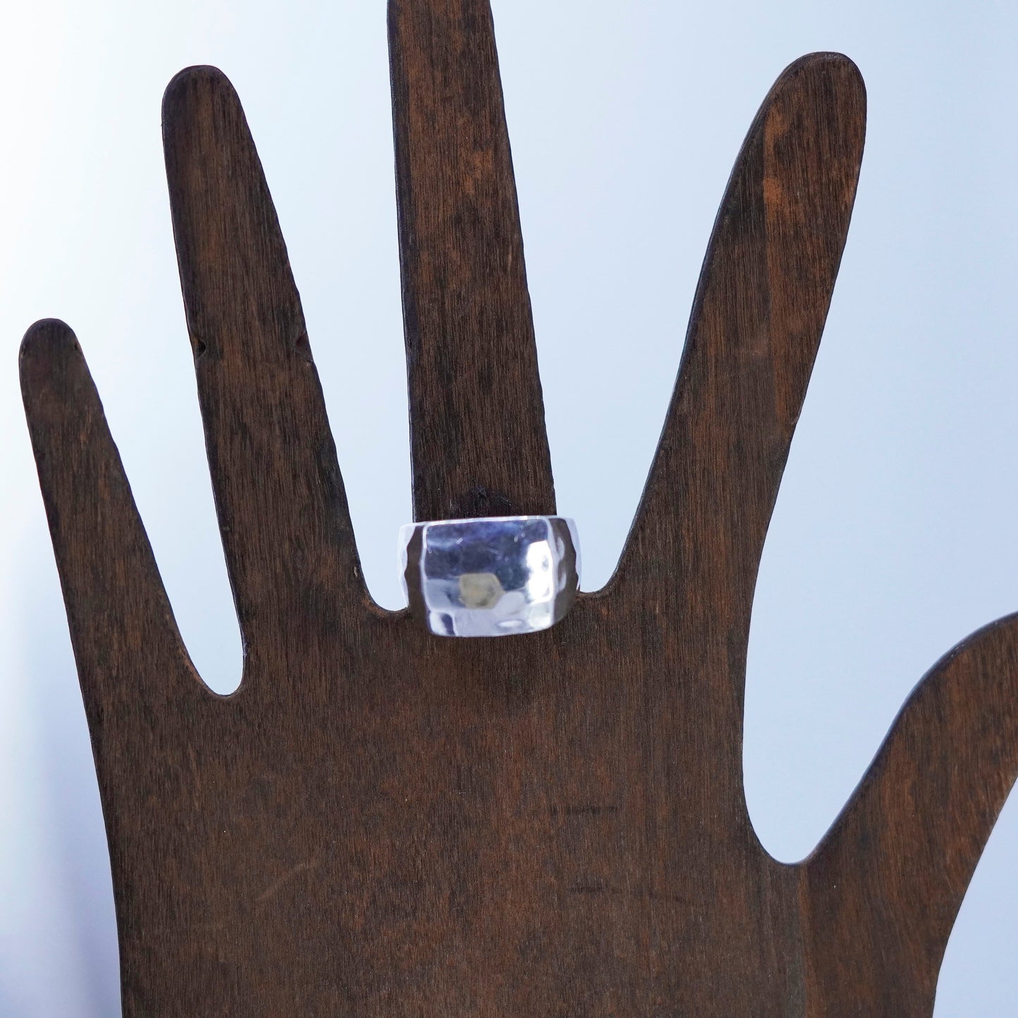 Size 8, vintage Italy Sterling 925 silver ring, hammered band