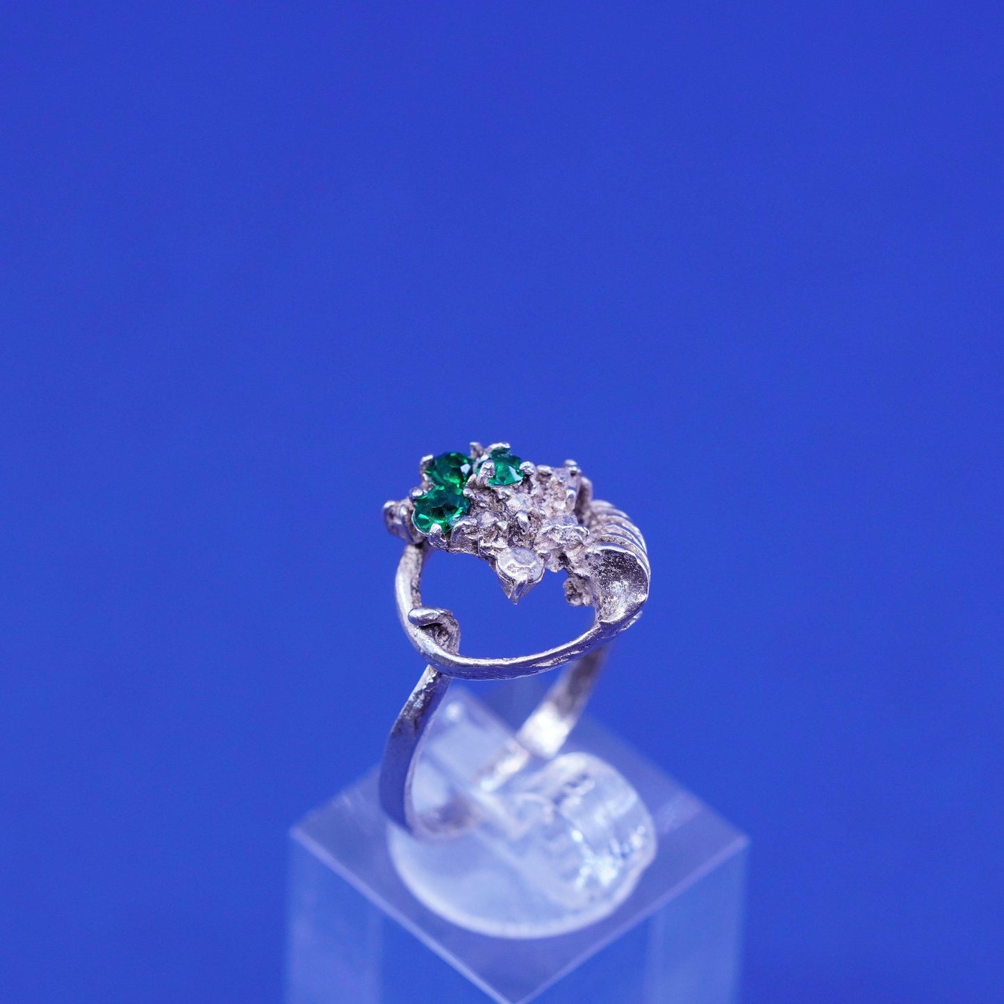 Size 8.75, vintage Sterling 925 silver handmade filigree ring with emerald