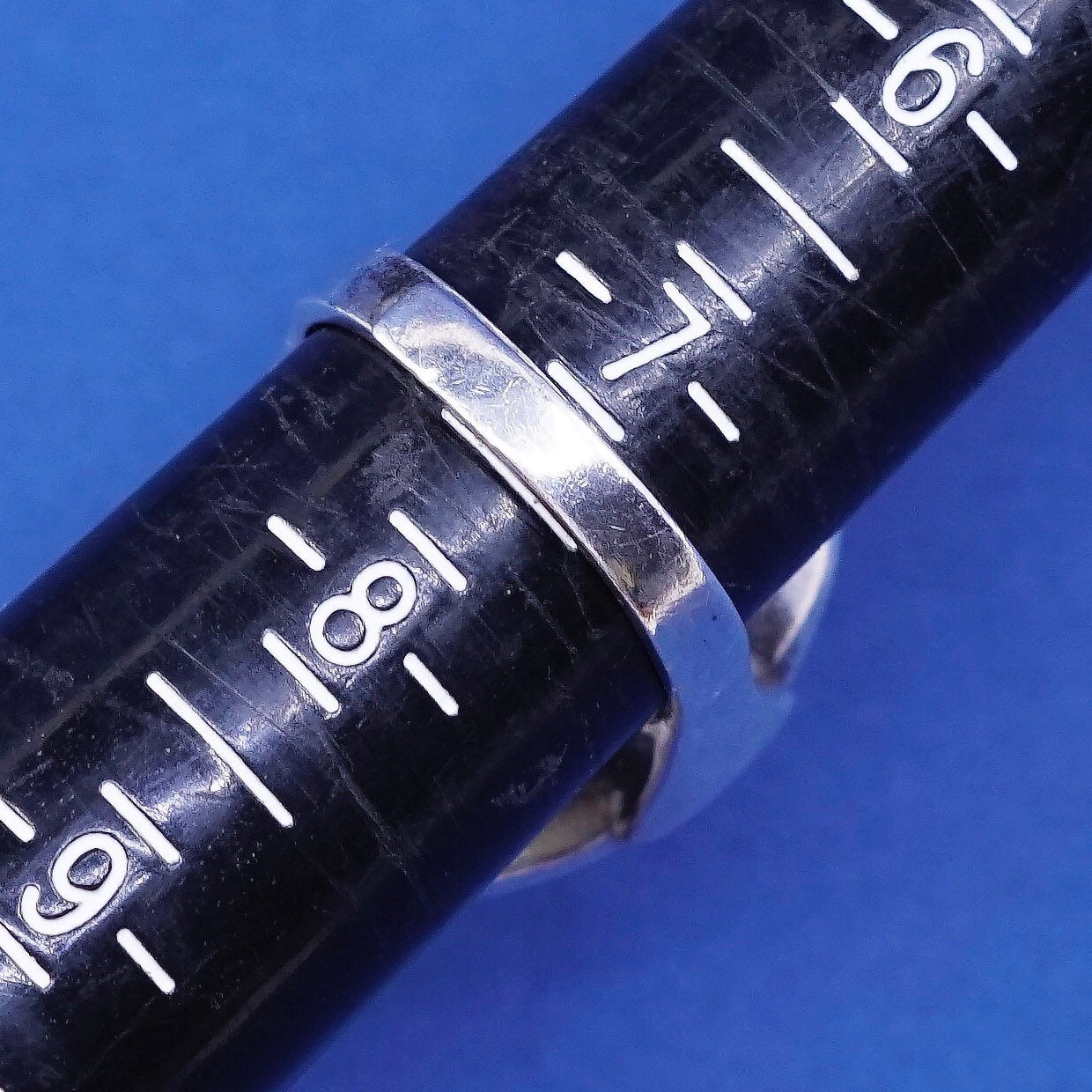 Size 7.5, vtg unique Sterling 925 silver handmade statement wavy ring