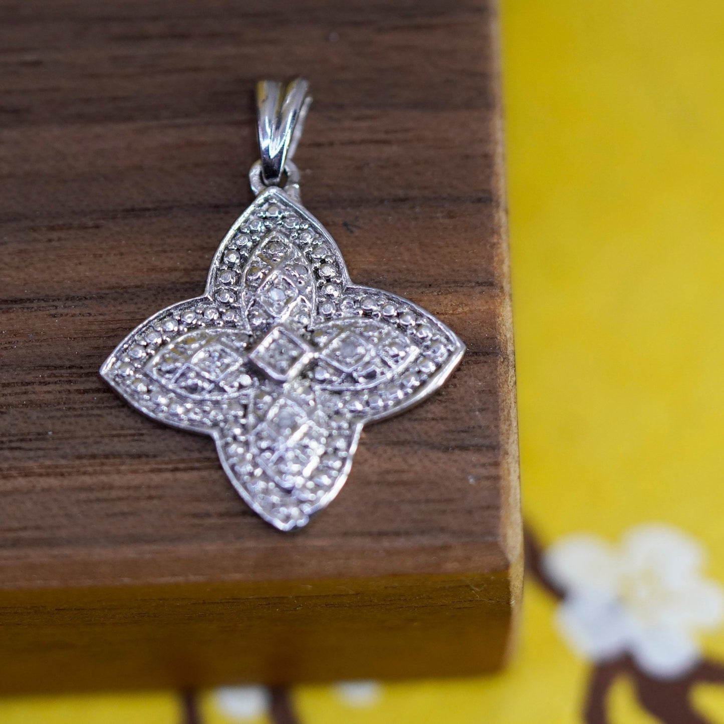 Vintage sterling silver pendant, 925 lucky clover with genuine diamond