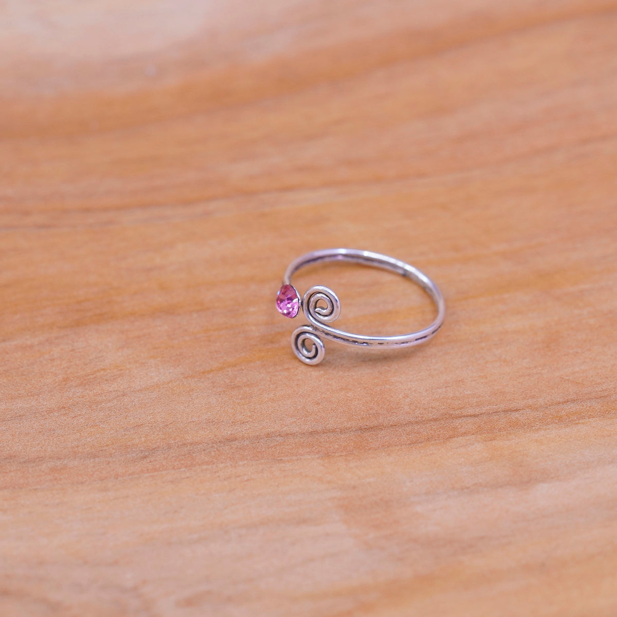 Size 3, vintage Sterling 925 silver handmade swirl ring with pink crystal