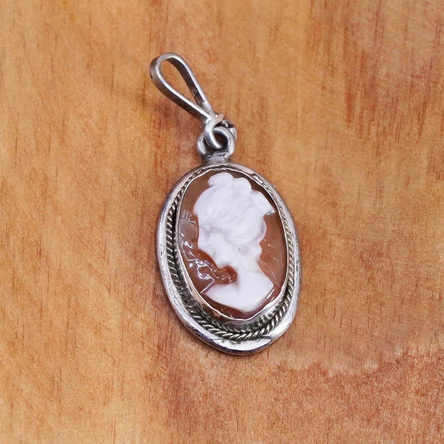 Vintage Sterling 900 silver handmade pendant with agate cameo girl