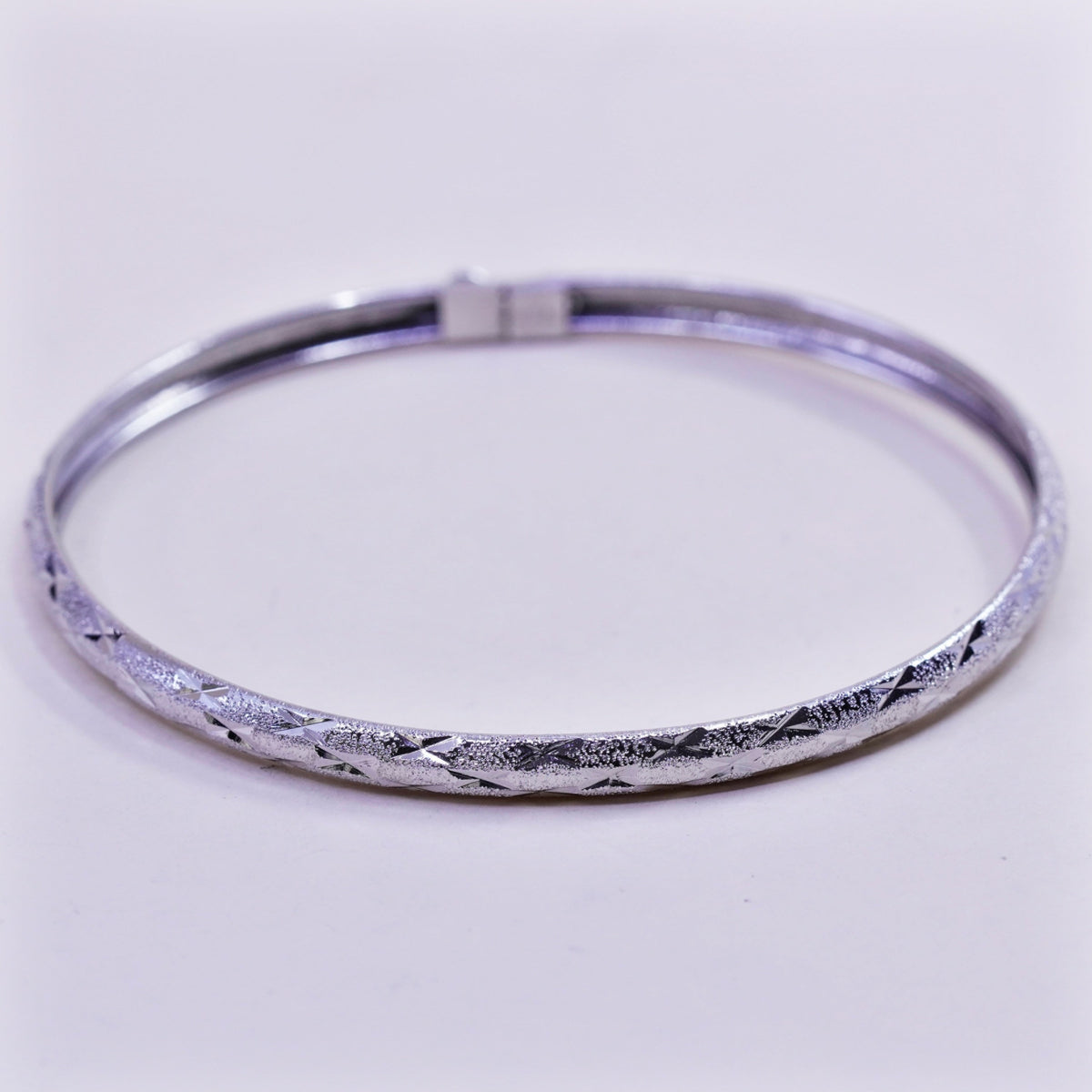 7.25”, vtg sterling silver handmade bracelet, Matt textured 925 hinged bangle