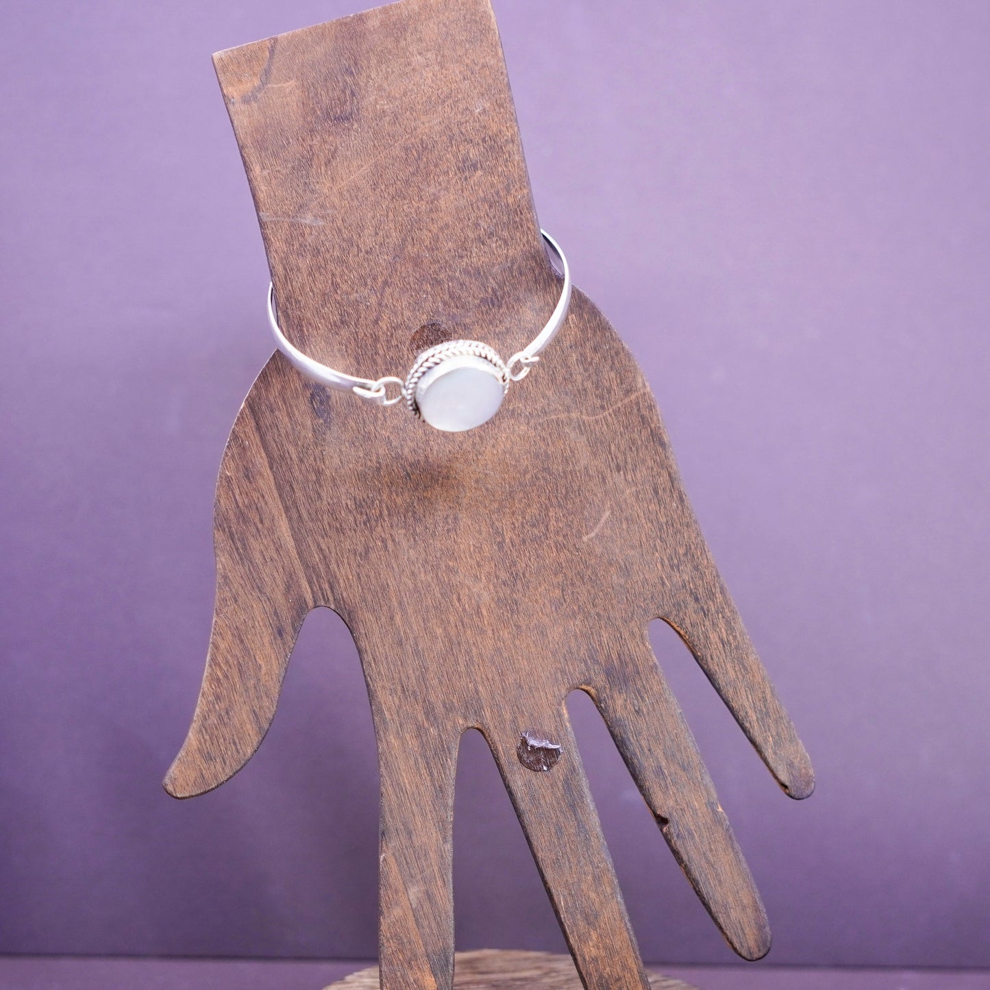 7”, vtg Sterling silver handmade bracelet, 925 hinged bangle mother of pearl