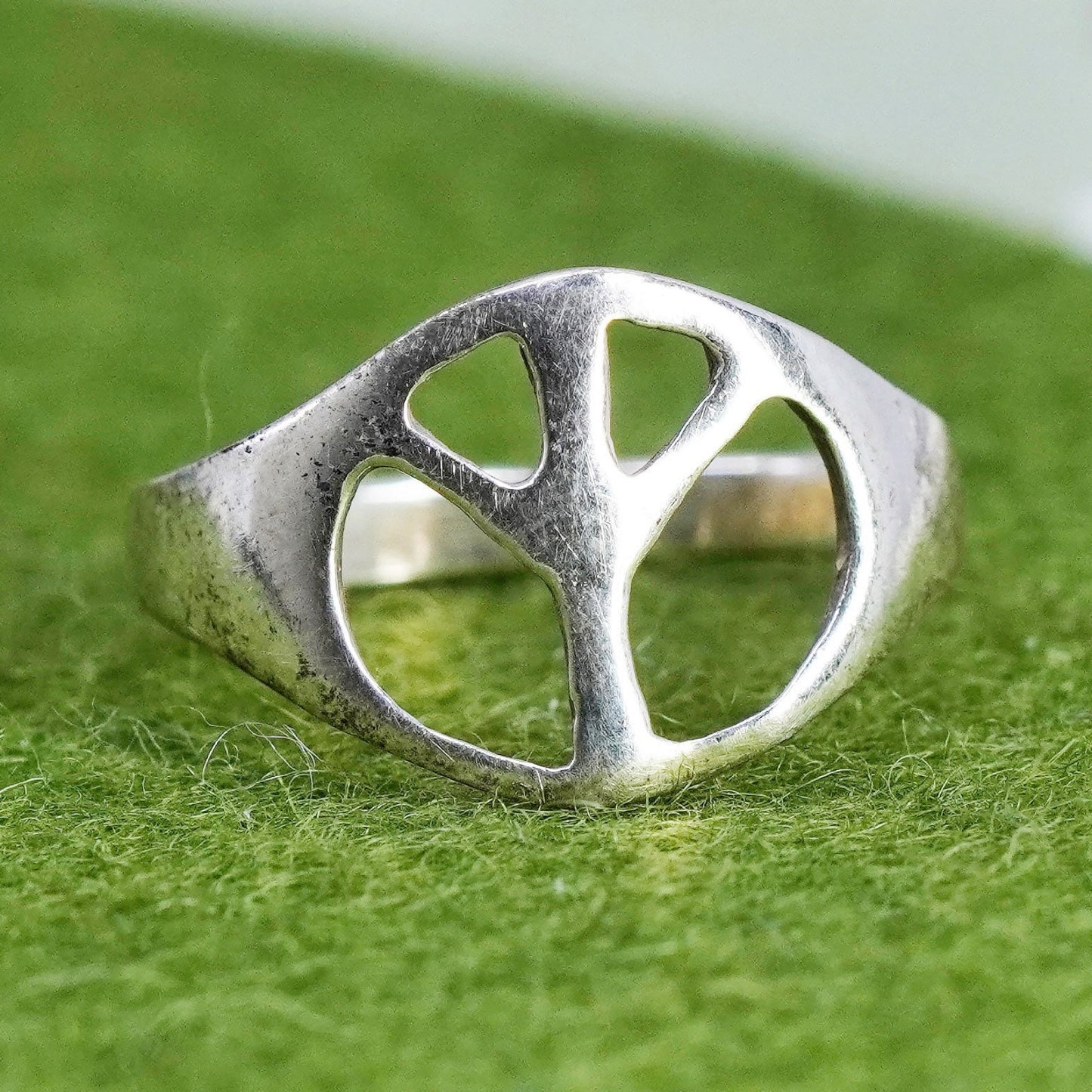 Size 5.75, vintage sterling silver handmade entwined ring 925 Peace symbol band