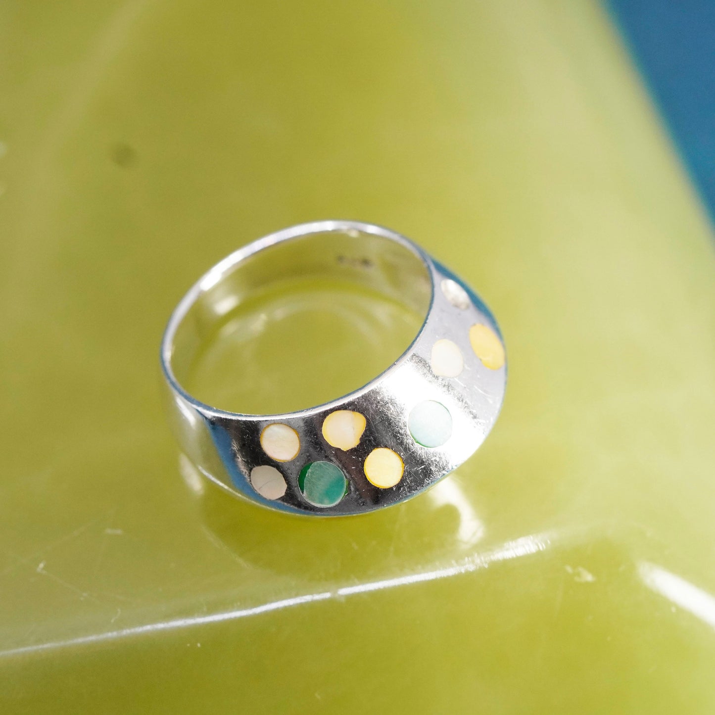 Size 6.75, Sterling silver handmade swirl ring, 925 ribbed band mother of pearl