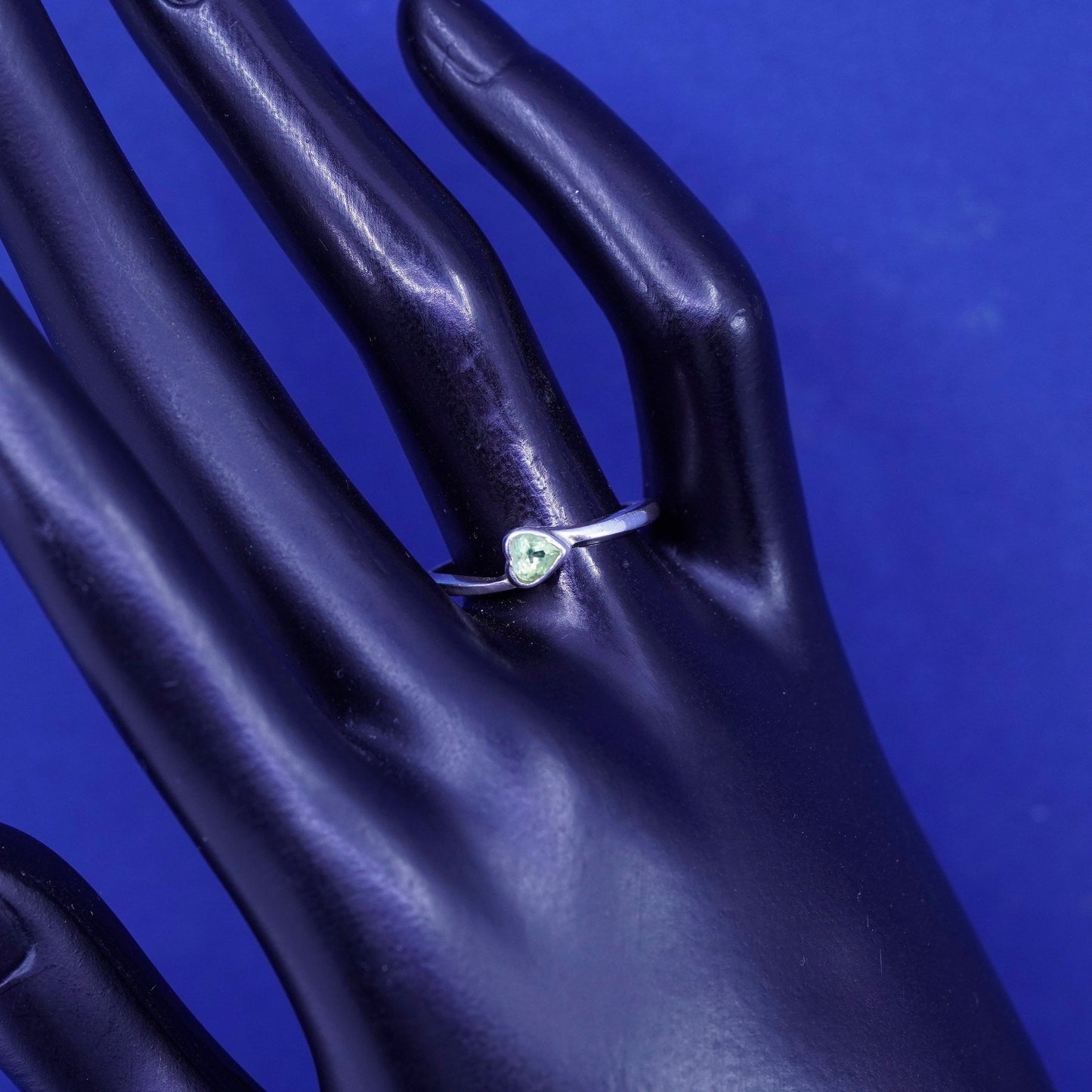 Size 8.25, vintage Sterling silver ring, 925 stackable band with peridot heart