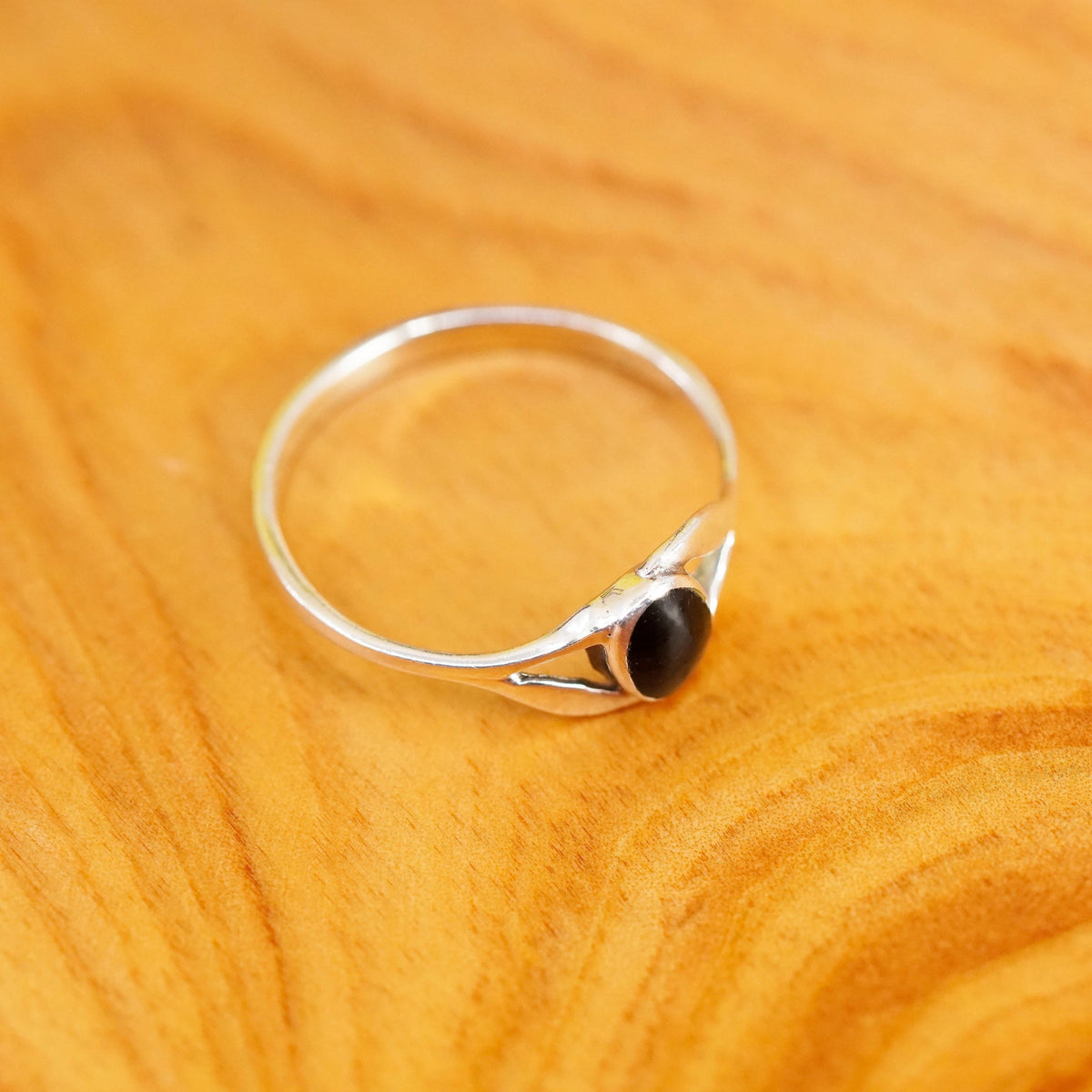 Size 8, vintage Mexico Sterling 925 silver handmade ring with obsidian