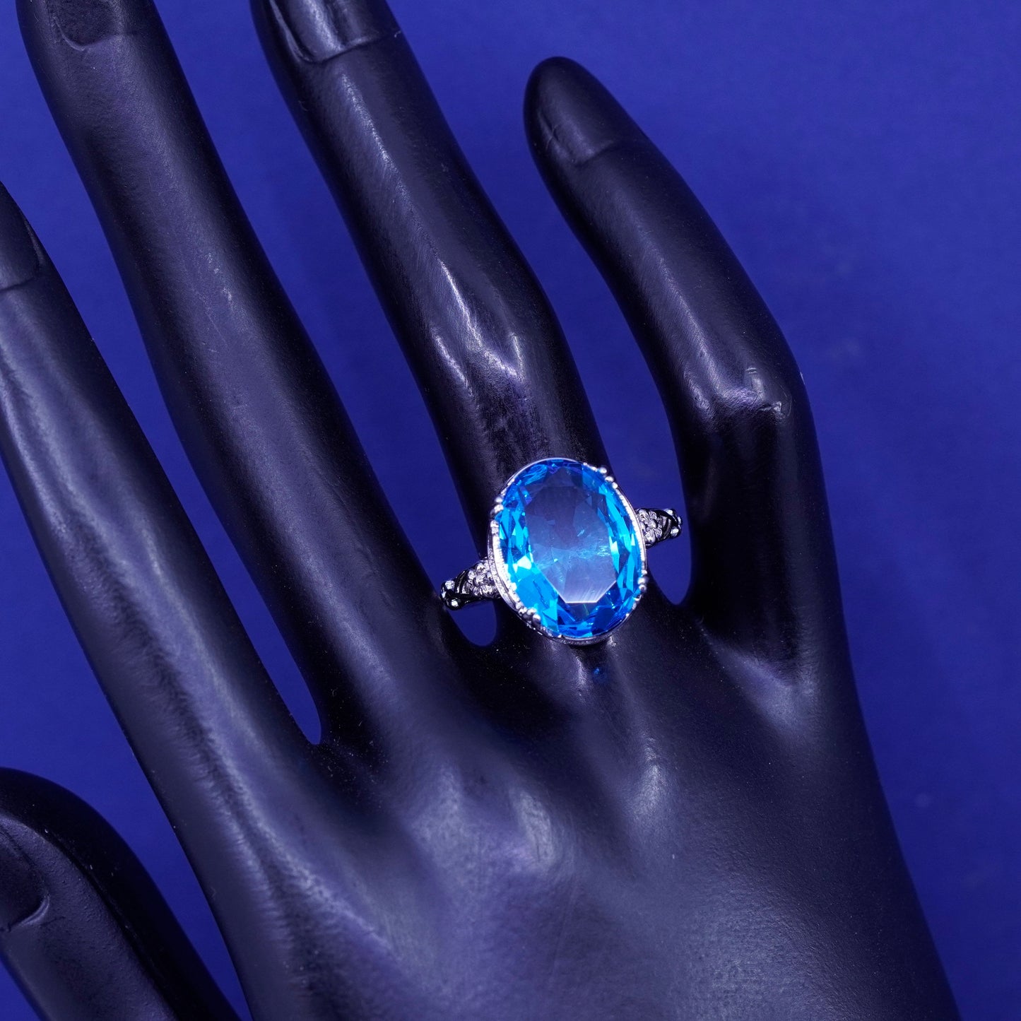 Size 7.25, vintage Sterling 925 silver handmade ring with topaz