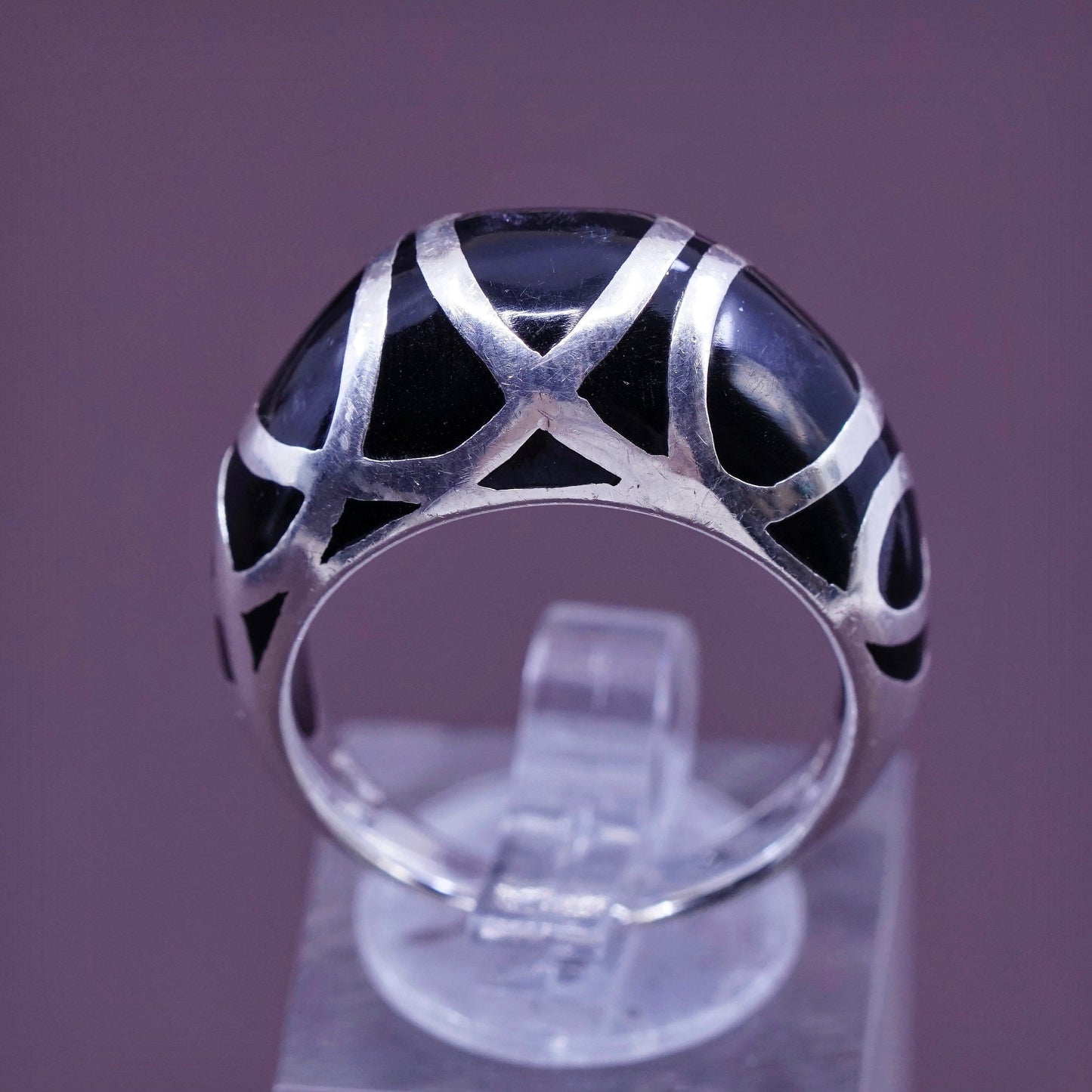 Size 8.25, vtg sterling 925 silver handmade cocktail band ring w/ black enamel