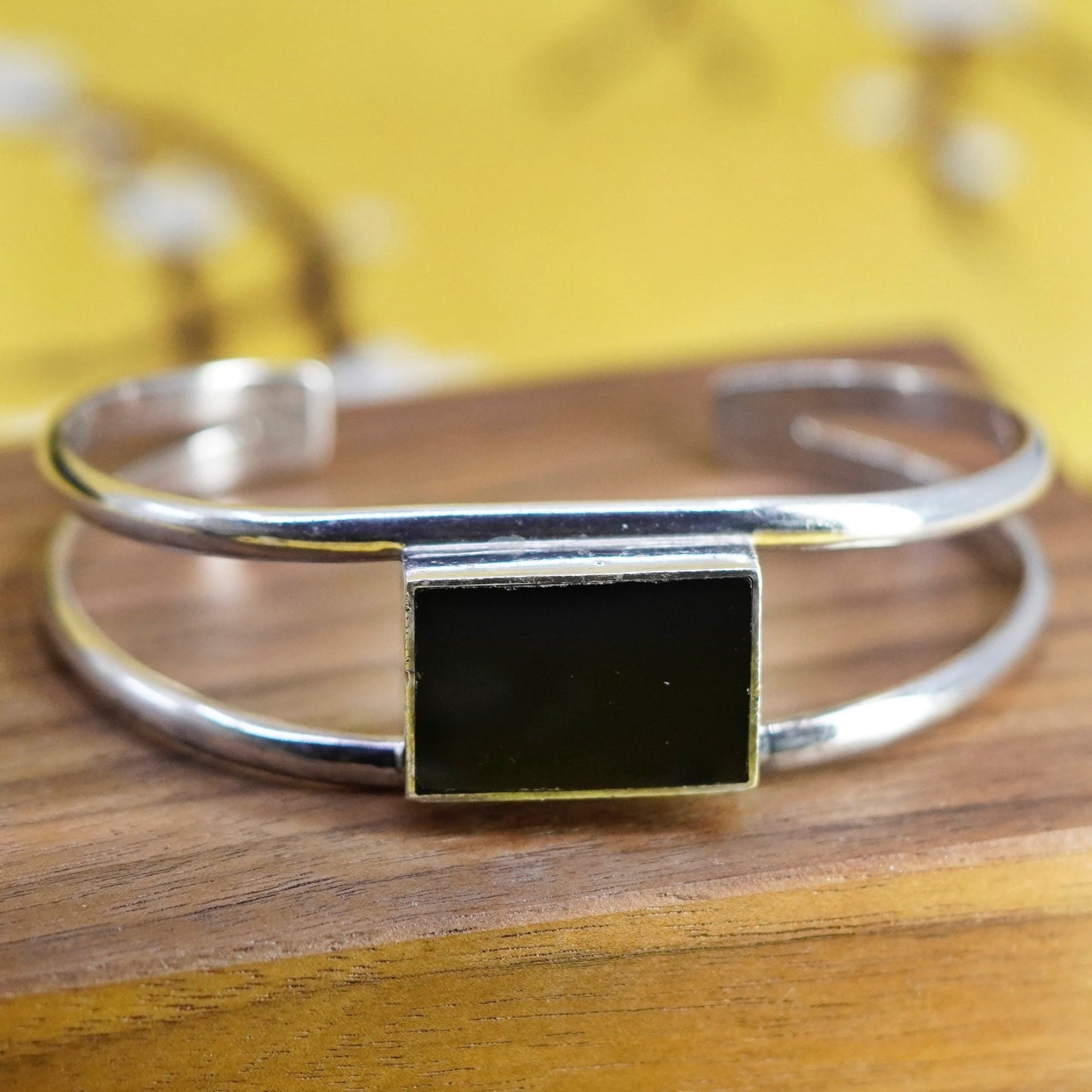 6.5”, vtg Mexico Sterling 925 silver handmade bracelet cuff with square onyx
