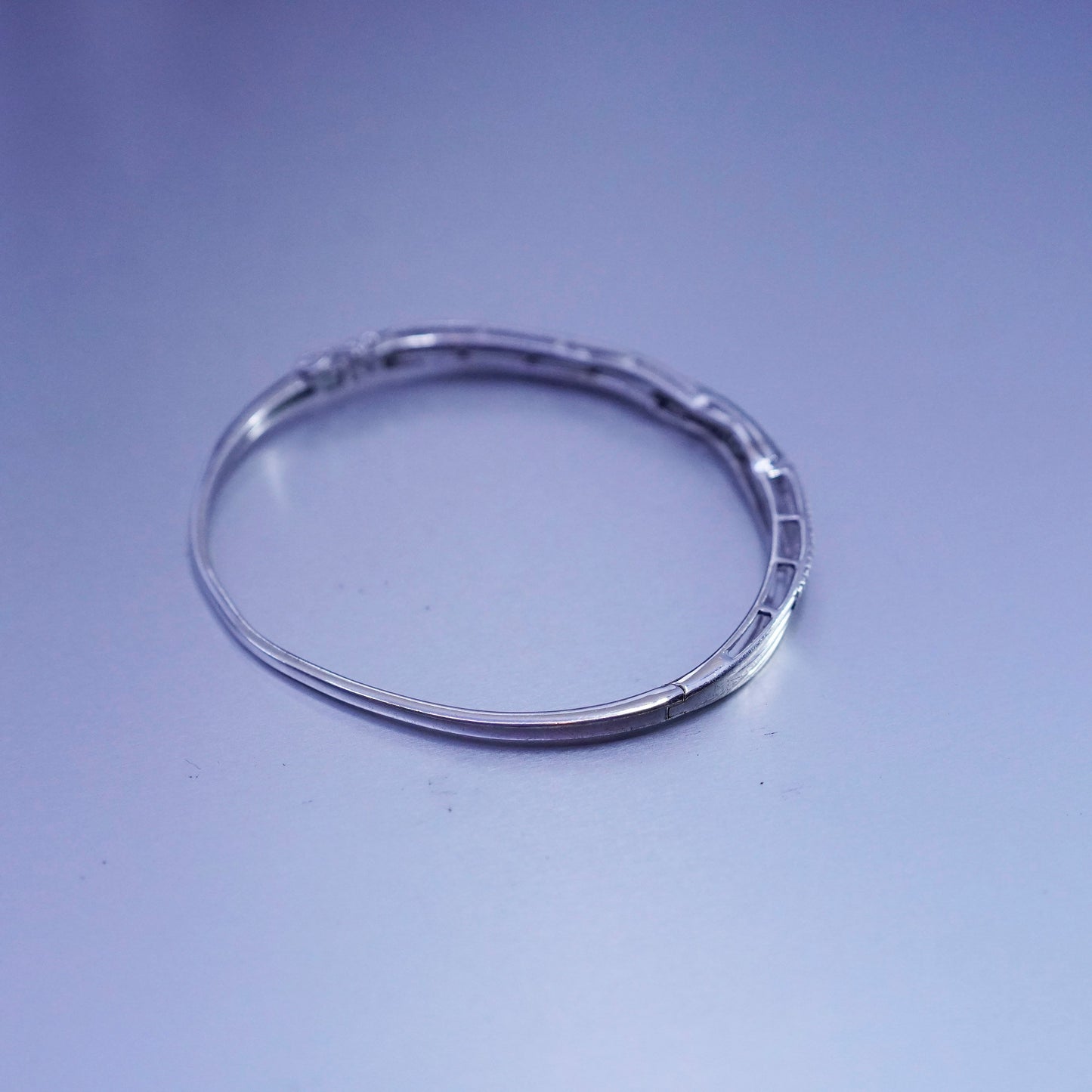 7.25”, Sterling 925 silver bracelet, entwined hinged bangle cluster diamonds