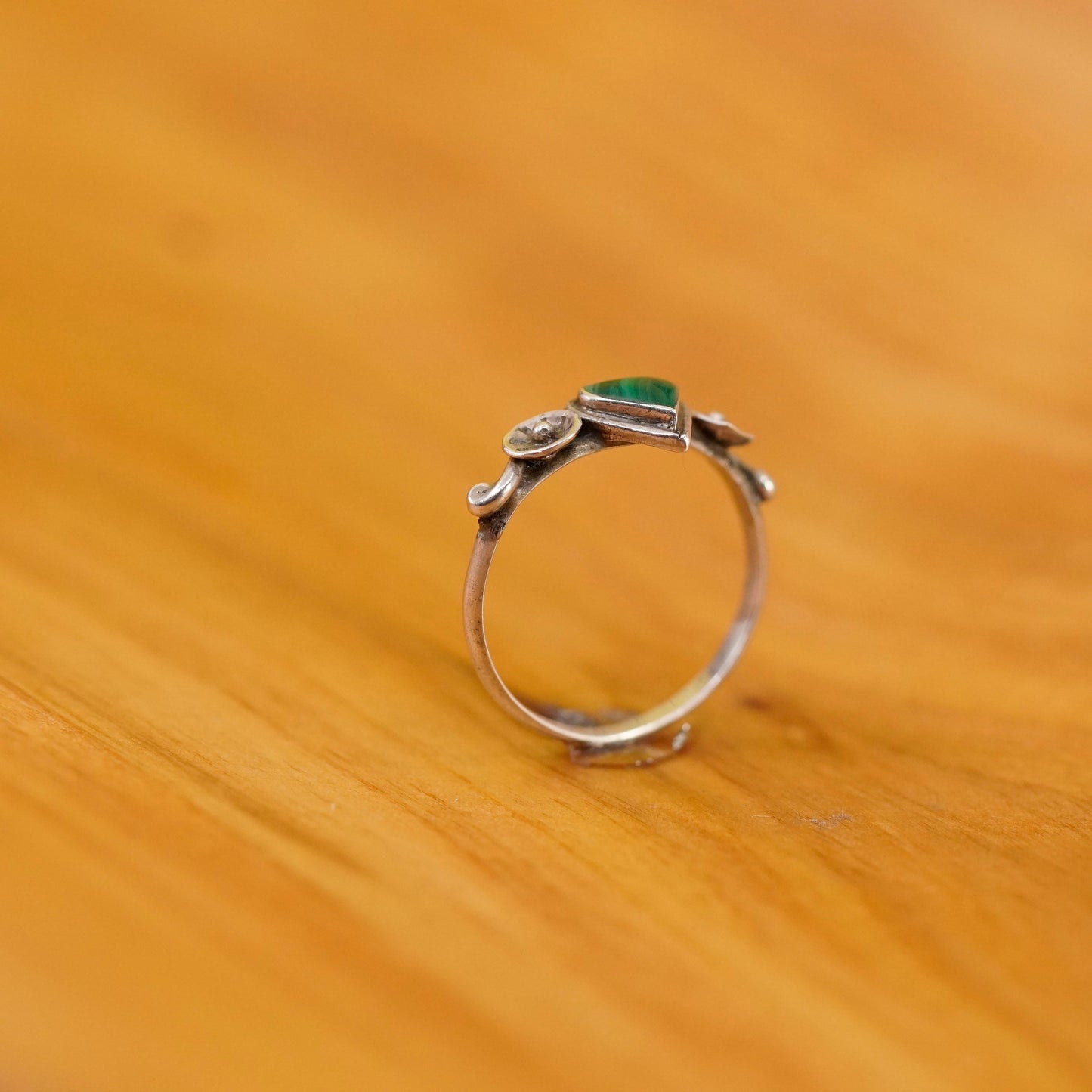 Size 4, vintage southwestern Sterling 925 silver handmade ring malachite heart