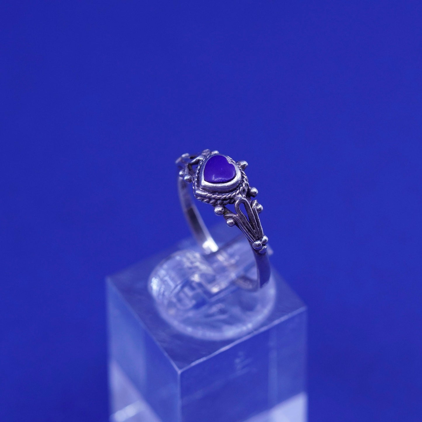 Size 7, vintage Sterling 925 silver handmade ring with blue heart onyx beads