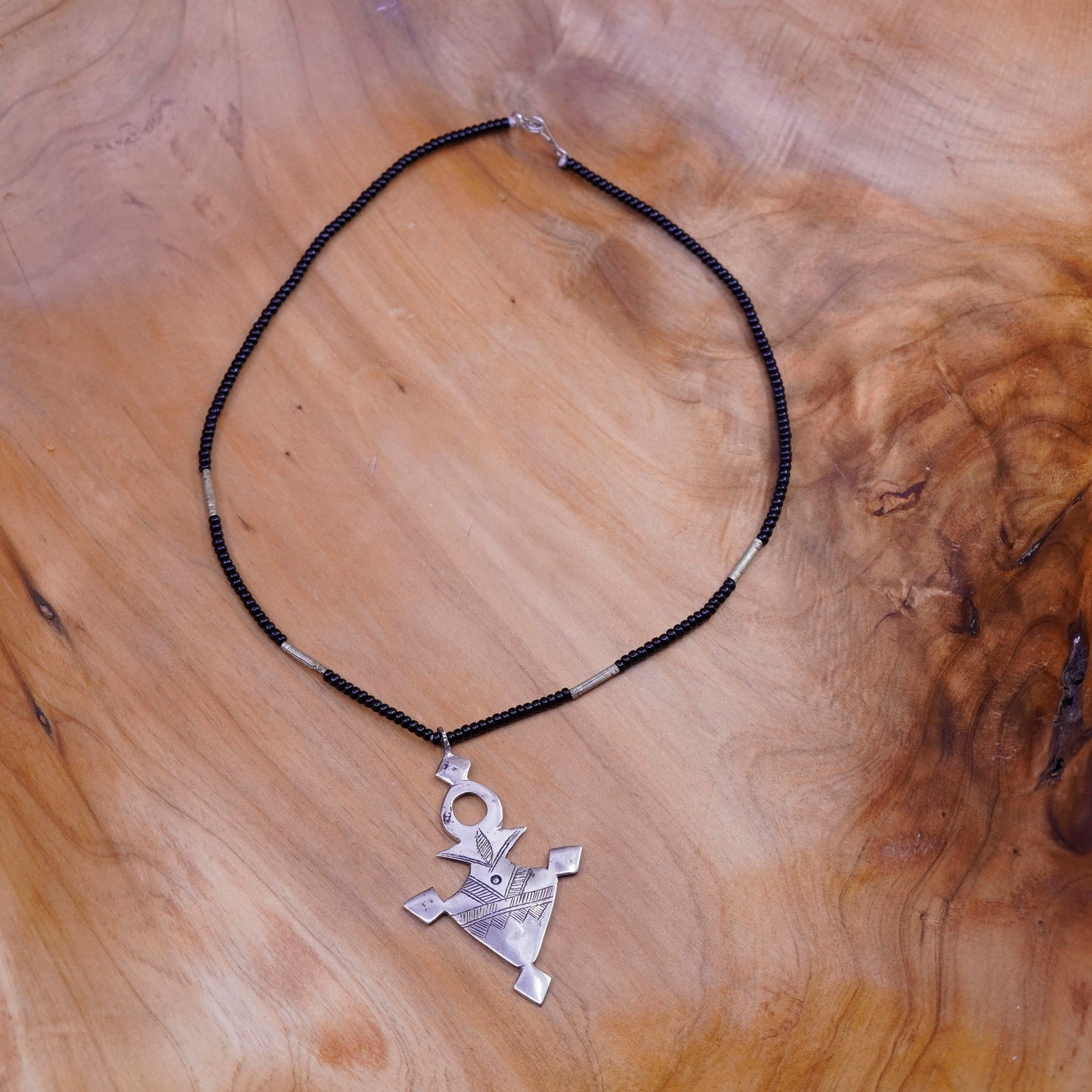 16”, Native American black bead necklace Sterling 925 silver arrow pendant