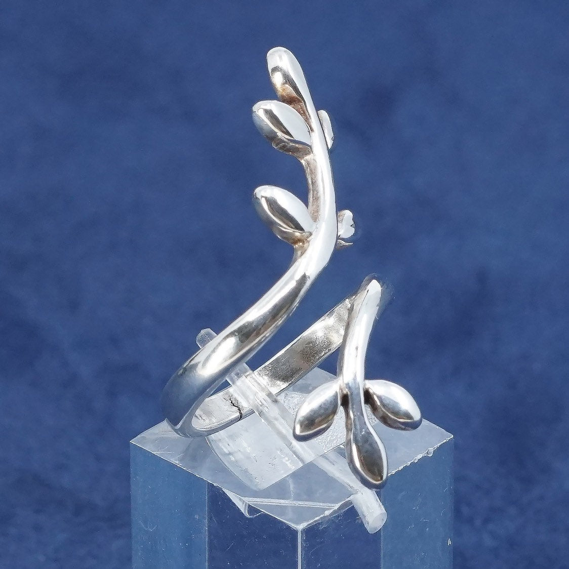 sz 6.5, vtg Sterling silver handmade ring, 925 band w/ leaves