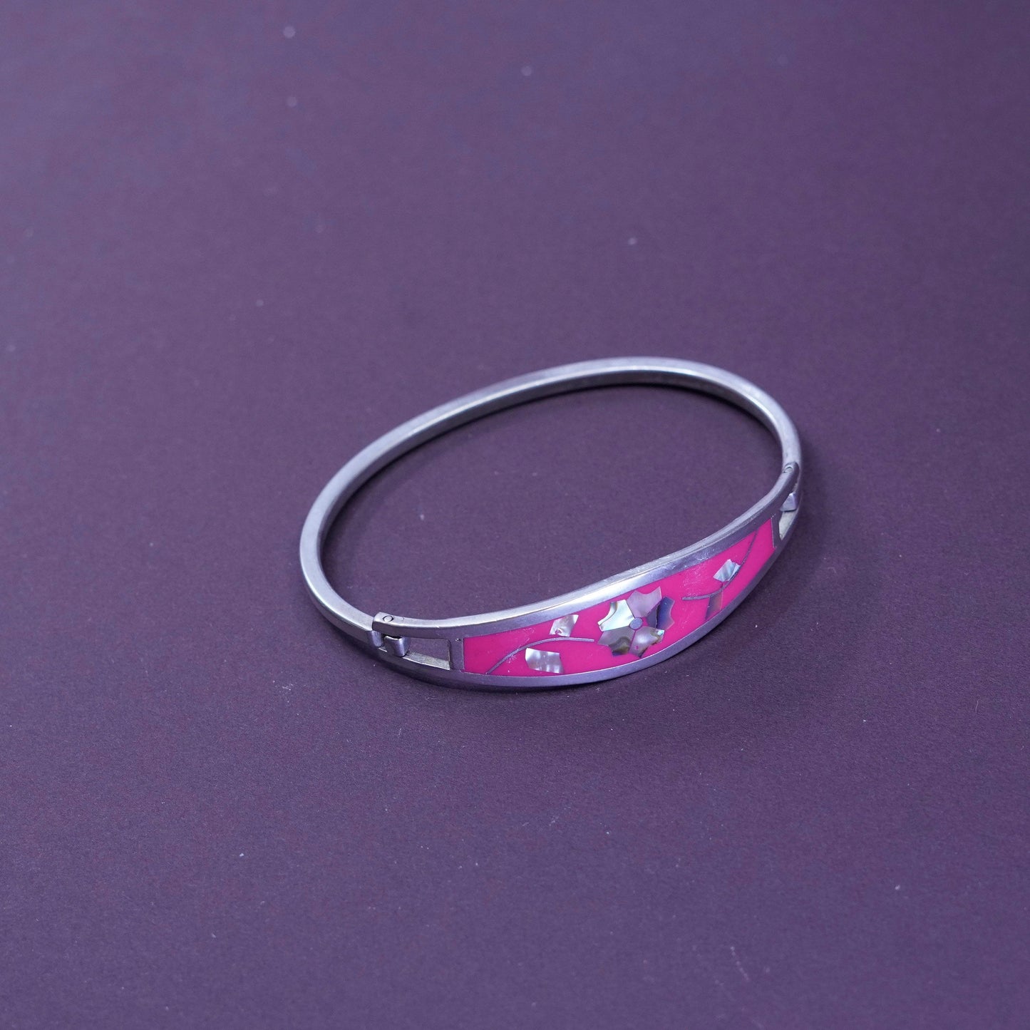 6.75”, alpaca silver Taxco handmade bracelet, hinged bangle with abalone flower