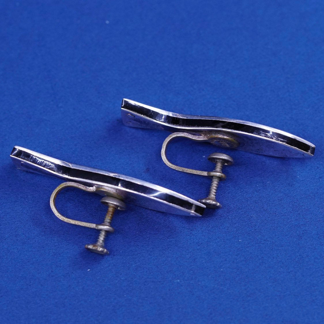 vtg NAB mexico Sterling silver screw back earrings, geometric 925 silver fish