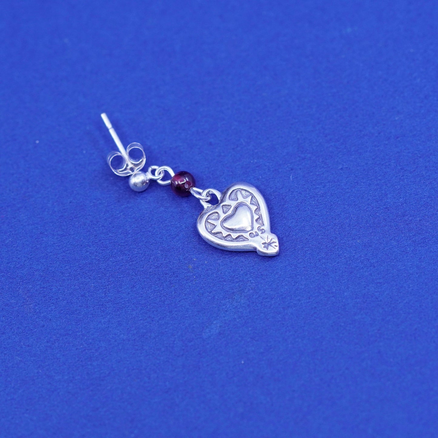 Vintage navajo Sterling 925 silver handmade earrings with heart Dangle garnet