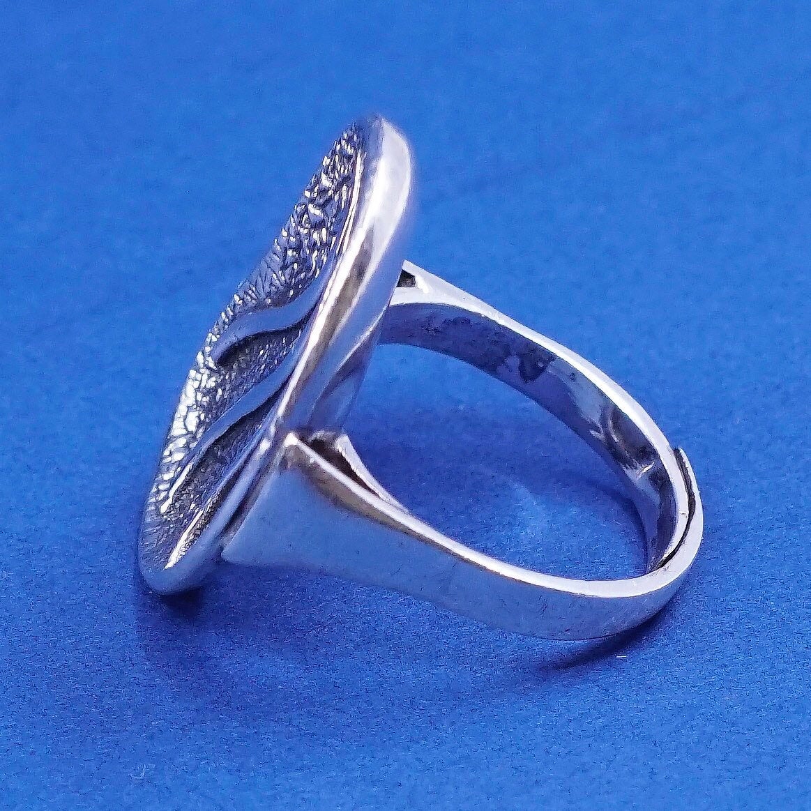 Size 7.5, vtg unique Sterling 925 silver handmade statement wavy ring