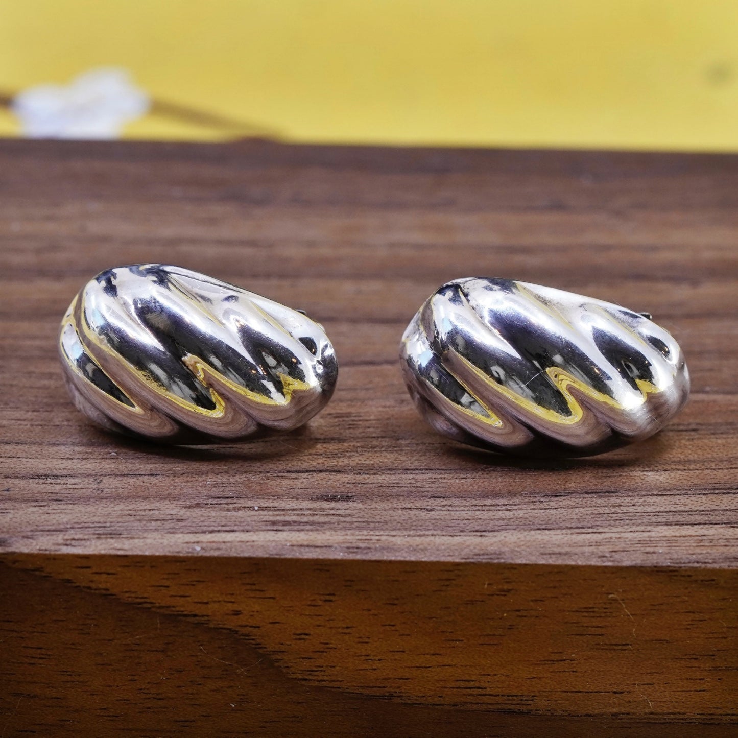 Vintage Mexico Sterling silver handmade clip on, modern 925 ribbed earrings